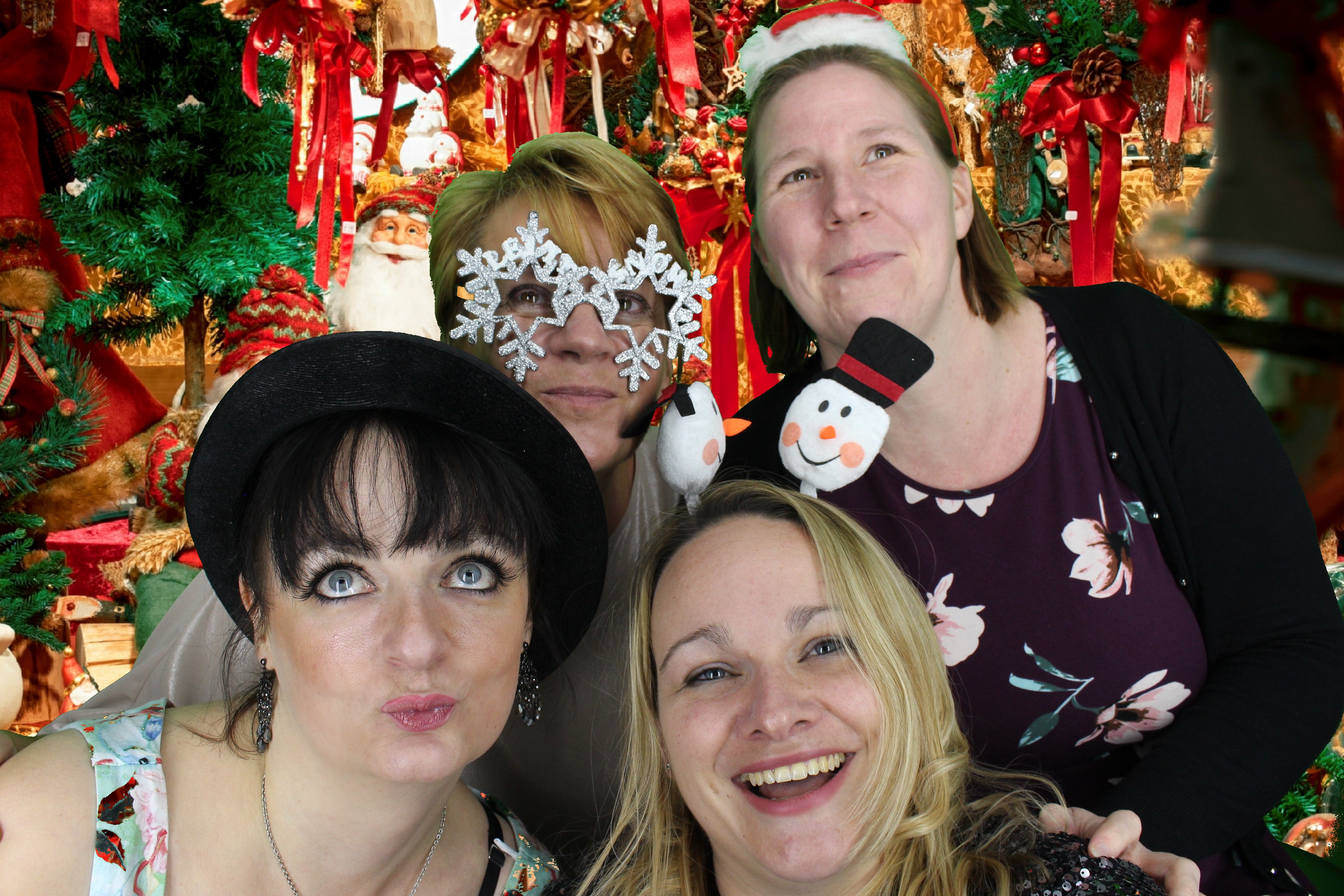 Aster Christmas Party  | View more photos from the event at gallery.myphotoboothexperience.co.uk/u/MyPhotoBoothExperienceLtd/Aster-Christmas-Party